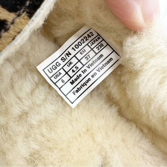 UGG Ansley exotic calf skin cheetah sheepskin lined slipper moccasin Sz 6‎ - Picture 15 of 16